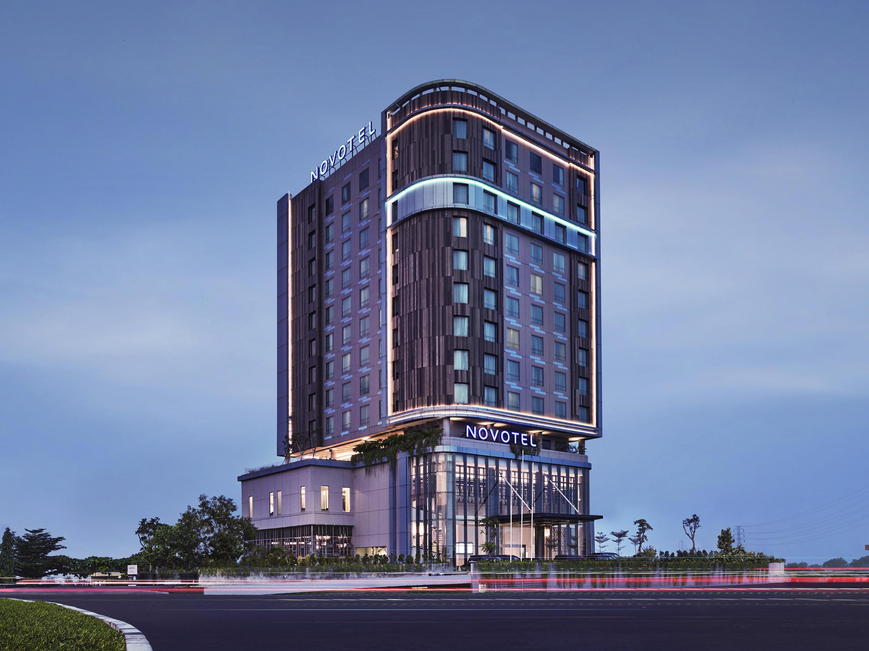 Novotel Karawang Exterior foto